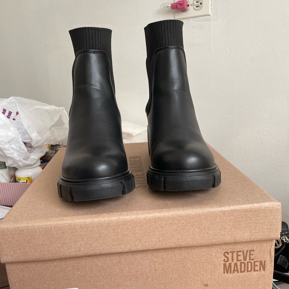 Steve Madden Chelsea boots